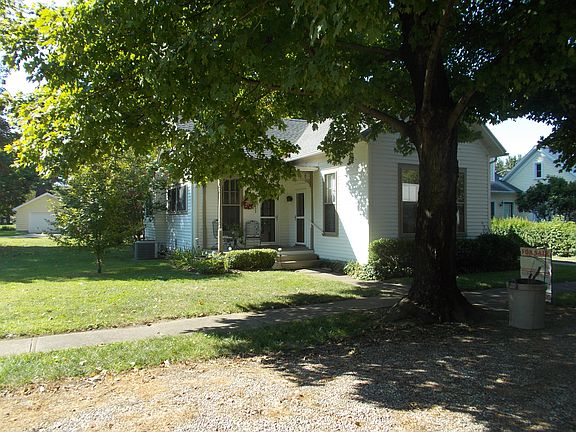 3rd image of 811 Granary St