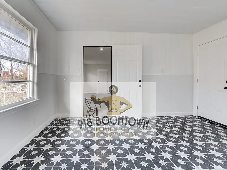 4819 E 37th Pl — Photo 11
