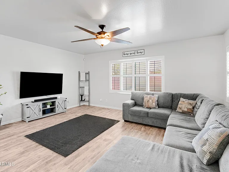 40893 W Bedford Dr — Photo 9
