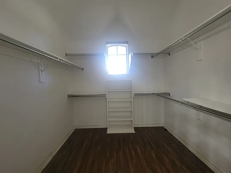 8432 Grand Canyon Dr — Photo 3