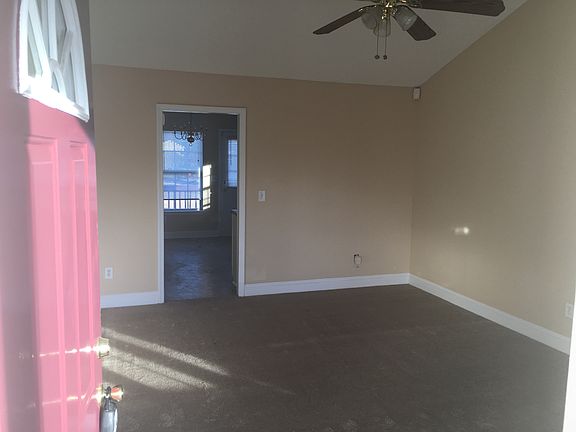 Livingroom to Kitchen