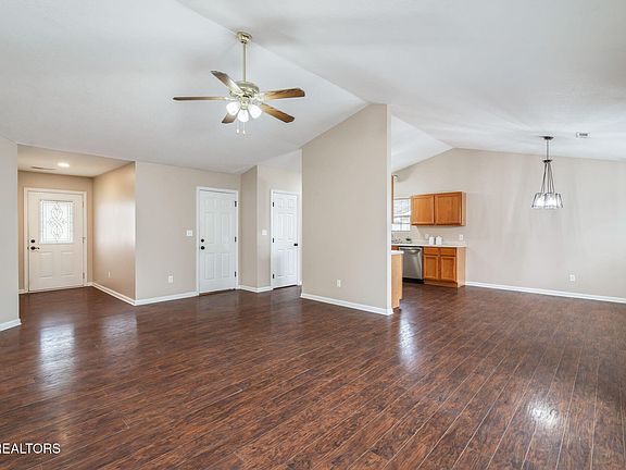 5th image of 208 Accord Ln