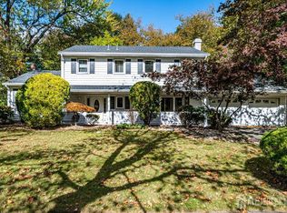 21 Beacon Hill Dr, East Brunswick, NJ 08816