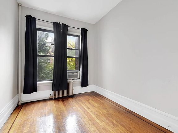 4th image of 241 W 100th St APT 3R