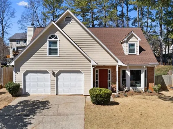 9045 Club River Dr, Roswell, GA 30076