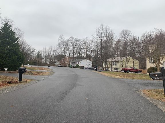 4th image of 5704 Stone Meadow Dr