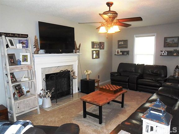 2nd image of 405 Black Forest Dr