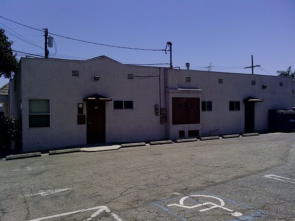 3rd image of 9957 Artesia Pl