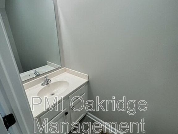 3rd image of 211 Bruns Dr