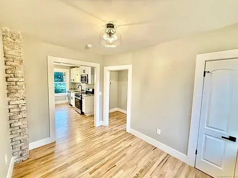 2 bed, 750 sqft, $2,100 — Photo 2