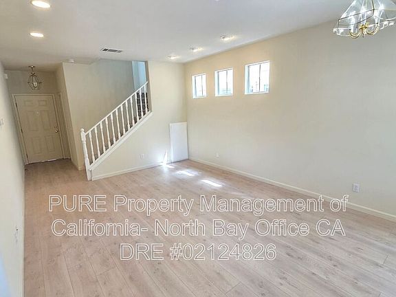 4th image of 2044 Easton Dr