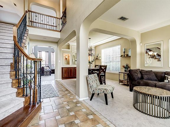 4th image of 9204 Indian Knoll Dr