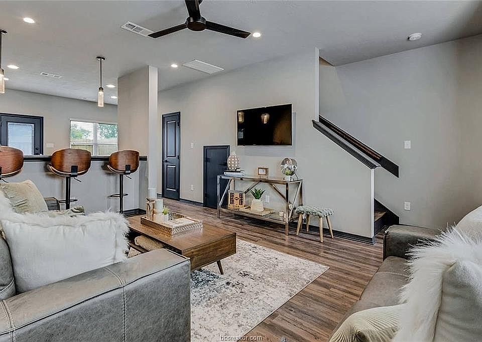 1st image of 1451 Associates Ave APT 706