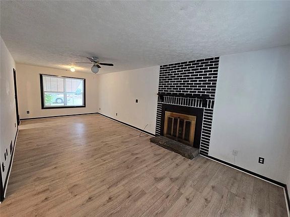 5th image of 1297 Tree Creek Ct