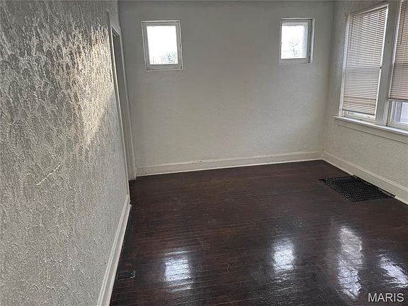 3rd image of 1450 Ferguson Ave