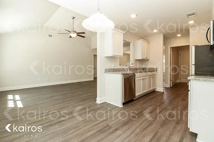 225 Western Red Cedar Dr — Photo 4