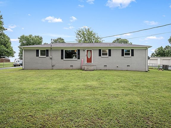 3rd image of 822 River Ranch Rd