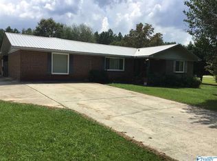 1318 Pine Cir, Glencoe, AL 35905