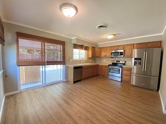 4th image of 2460 Crystal Springs Ave