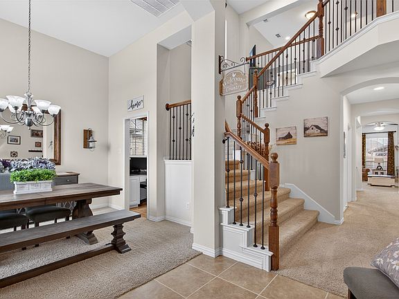 4th image of 1109 Cadbury Ln