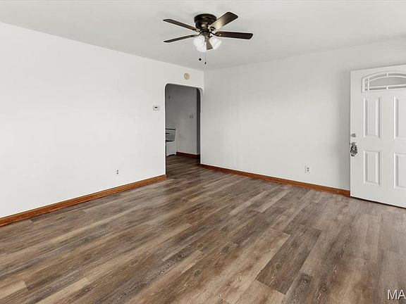4th image of 414 W South 4th St