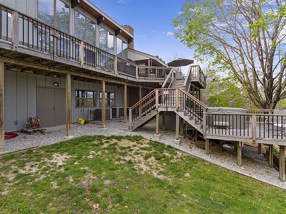 5th image of 124 Charmont Dr