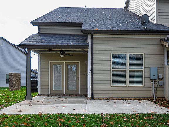 3rd image of 2561 Wellesley Square Dr