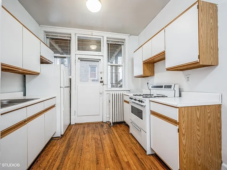 2322 W Wilson Ave #2 — Photo 4