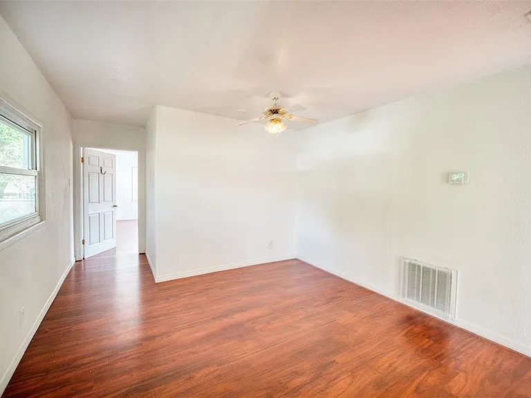 2317 Harris St — Photo 11