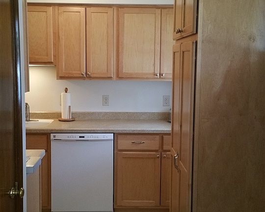 3rd image of 31 Knob Hill Dr