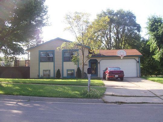1st image of 3311 Balsam Ln