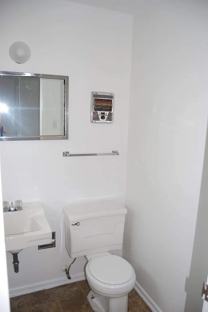 Beautiful 3 Bed, 1.5 Bath Home in the Heart of Fort Smith — Photo 3
