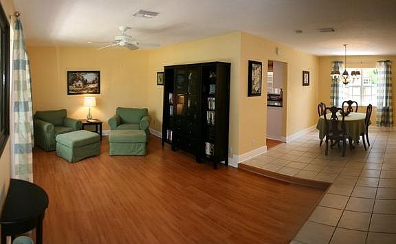 4th image of 10326 SW 50th Ct