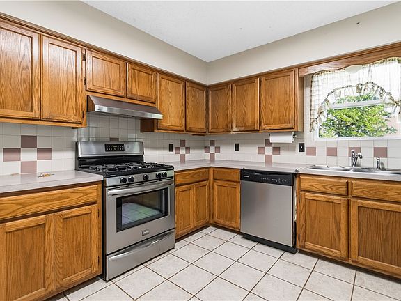 4th image of 311 Wayne Villines Rd