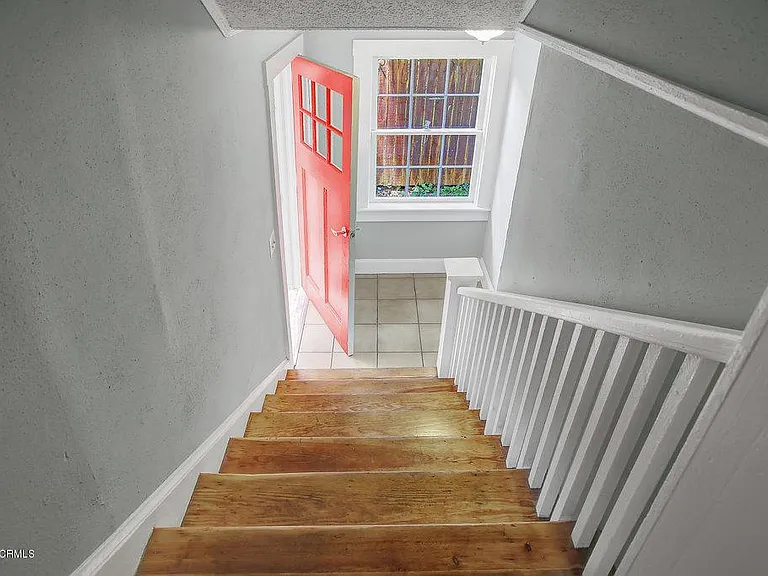 Entrance & stairwell