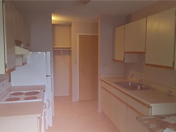 4th image of 5030 49th Ave