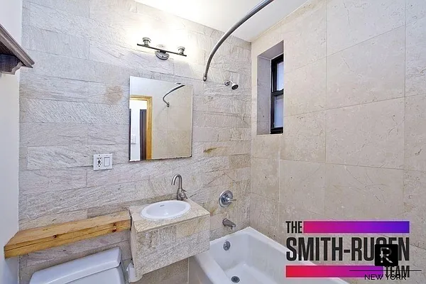 Rented by R New York | media 8
