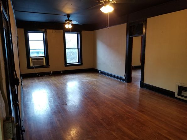 79 1/2 Spring Blvd #B