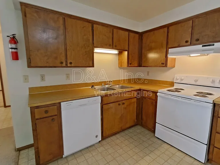 3318 NE Lancaster St #3 — Photo 4