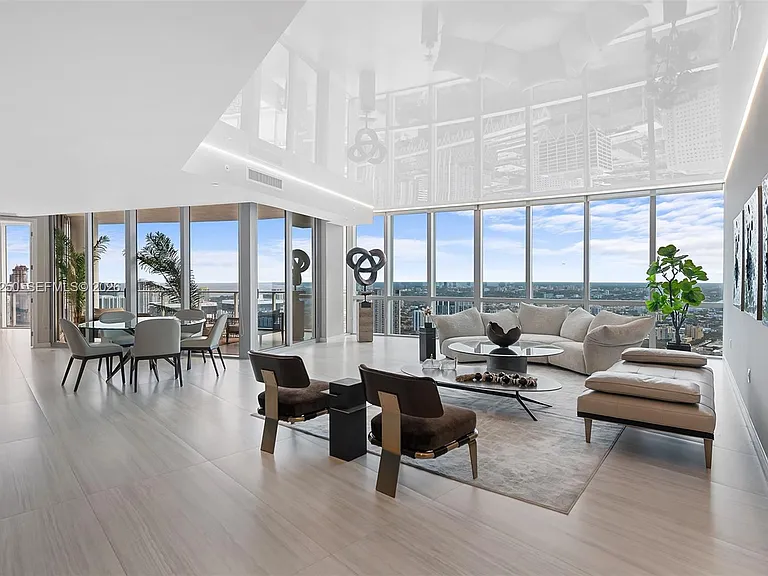 851 NE 1st Ave #Penthouse 4912 — Photo 1