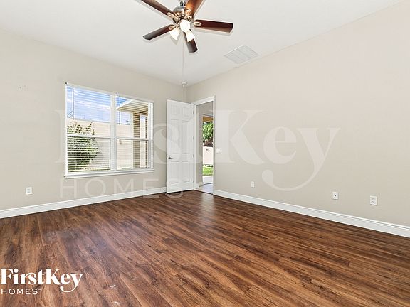 5th image of 663 Breezeway Ct