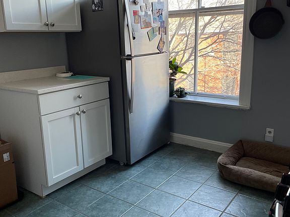 4th image of 4032 N Wolcott Ave #2F