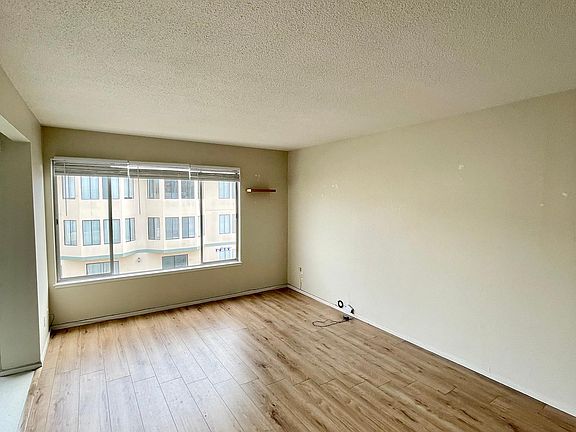 3rd image of 289 San Jose Ave APT 8