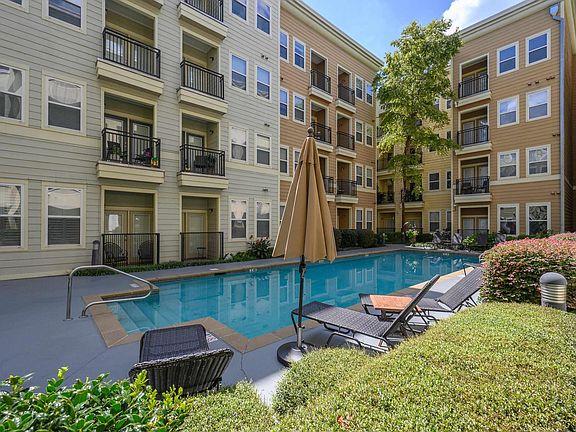 5th image of 401 20th St APT 305