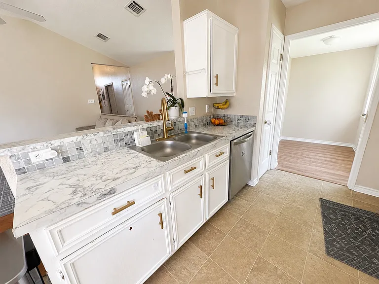 5009 Joseph Dr — Photo 15