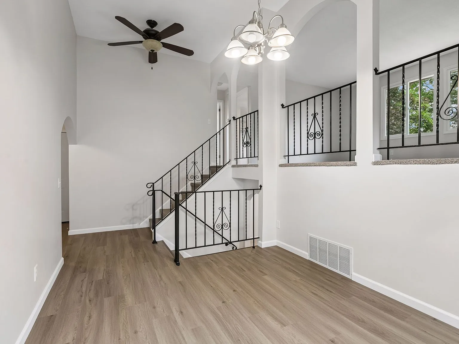 4 bed, 2103 sqft, $3,700 — Photo 4