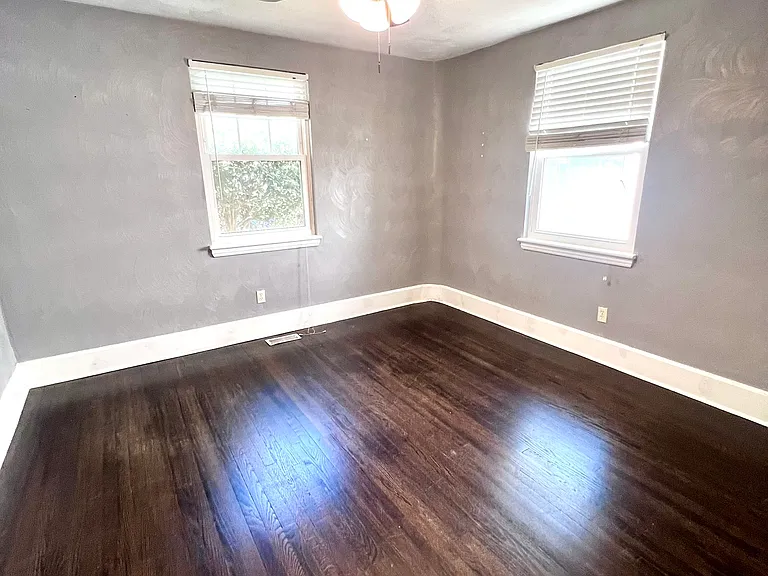210 Pennsylvania Ave #1 — Photo 23