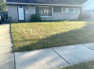 932 E Harwood Ave, Madison Heights, MI 48071