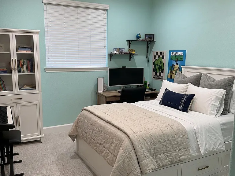 1826 Rosemary Dr — Photo 16