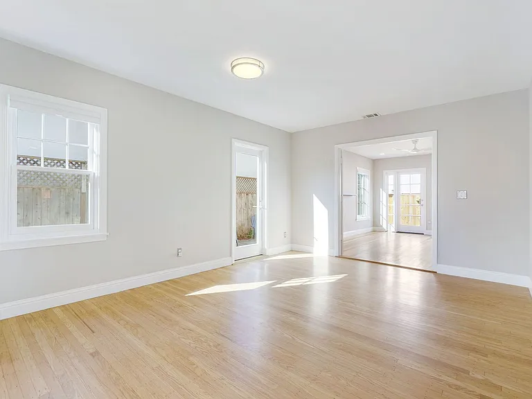 815 Sweetbriar Road — Photo 13